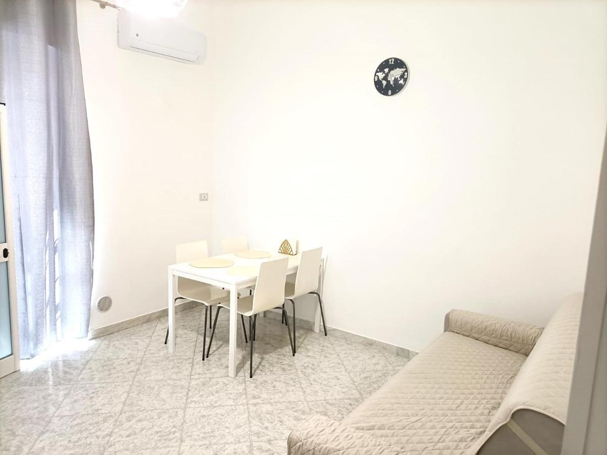 Newhouse Class Bari Extérieur photo